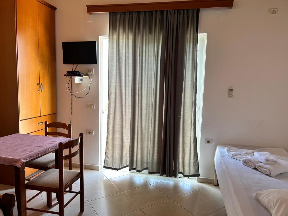 Guesthouse Dollomaja Ksamil Eksteriør billede