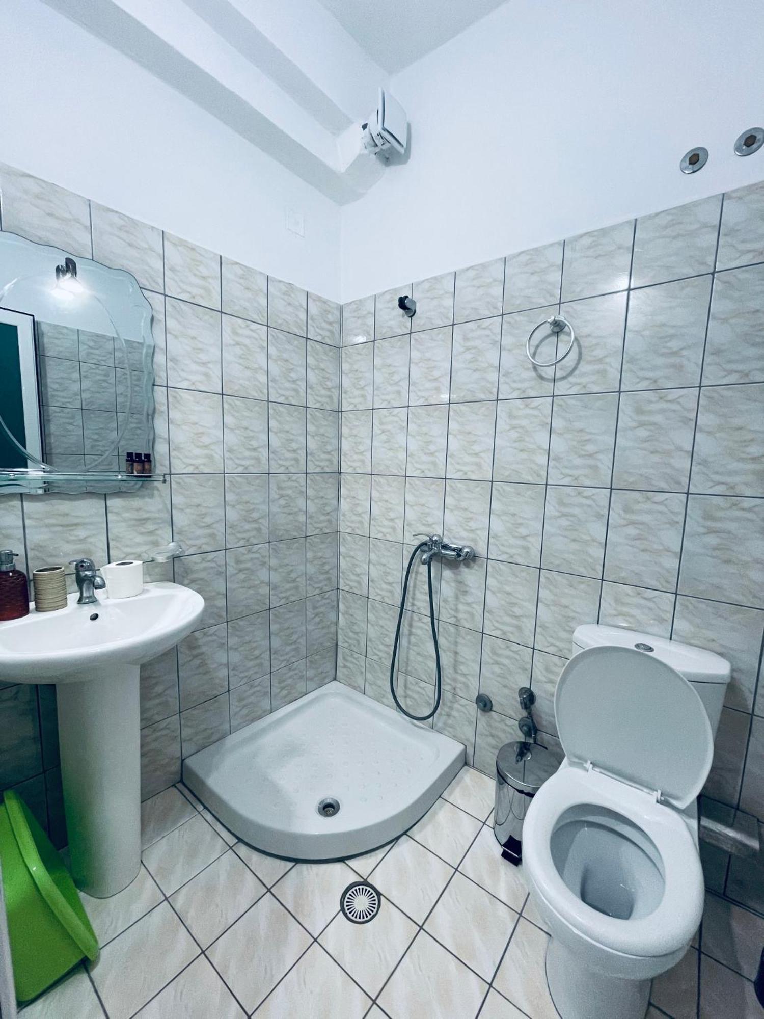 Guesthouse Dollomaja Ksamil Eksteriør billede