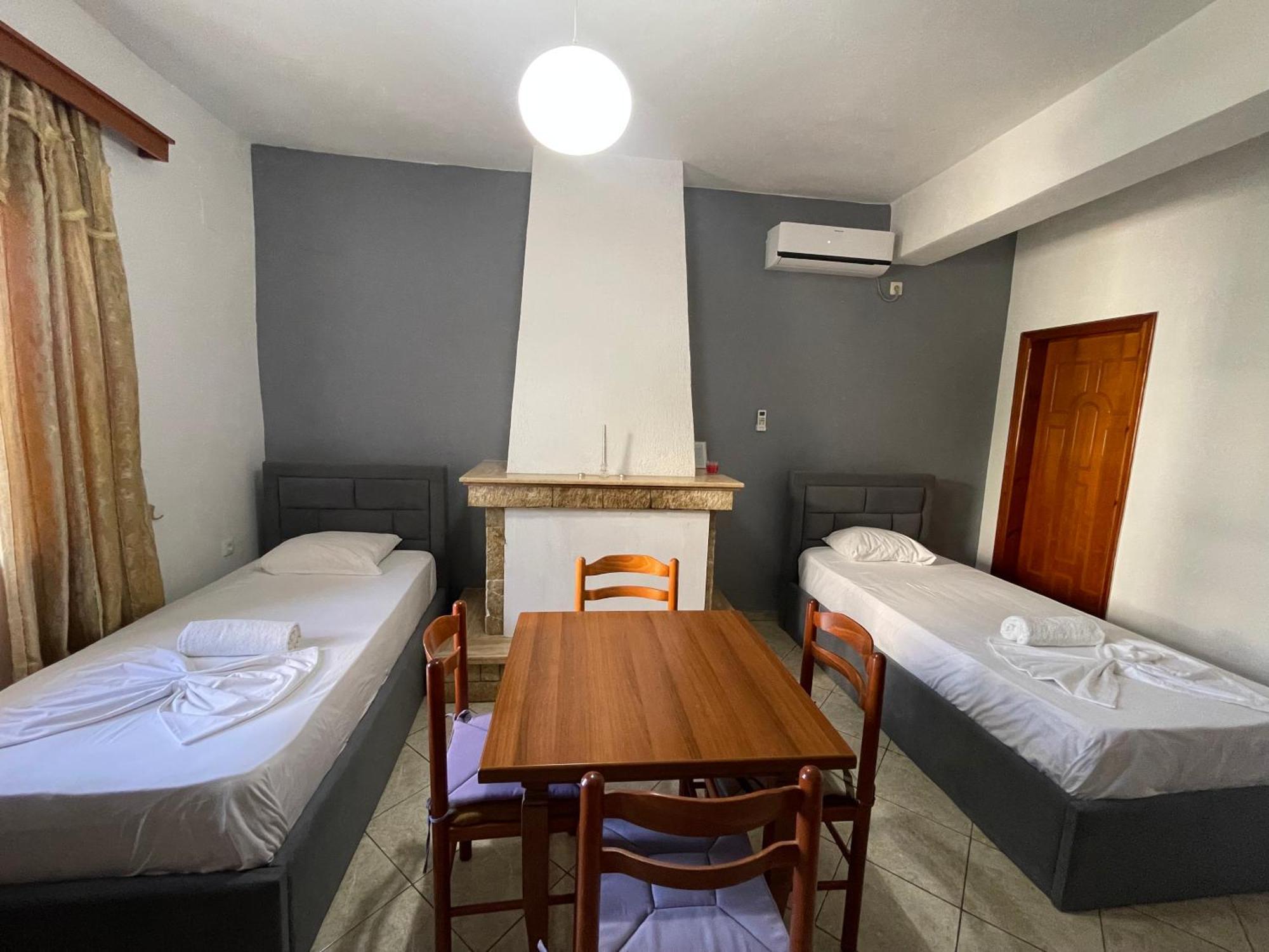 Guesthouse Dollomaja Ksamil Eksteriør billede